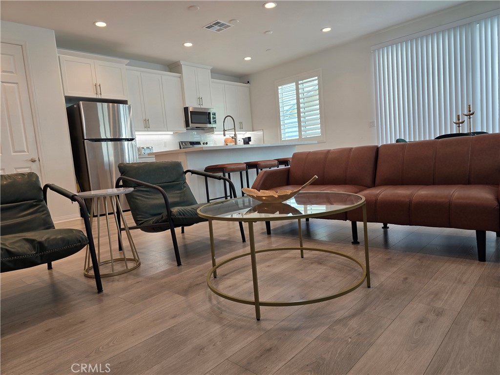24115 Hillcrest Property Photo 7