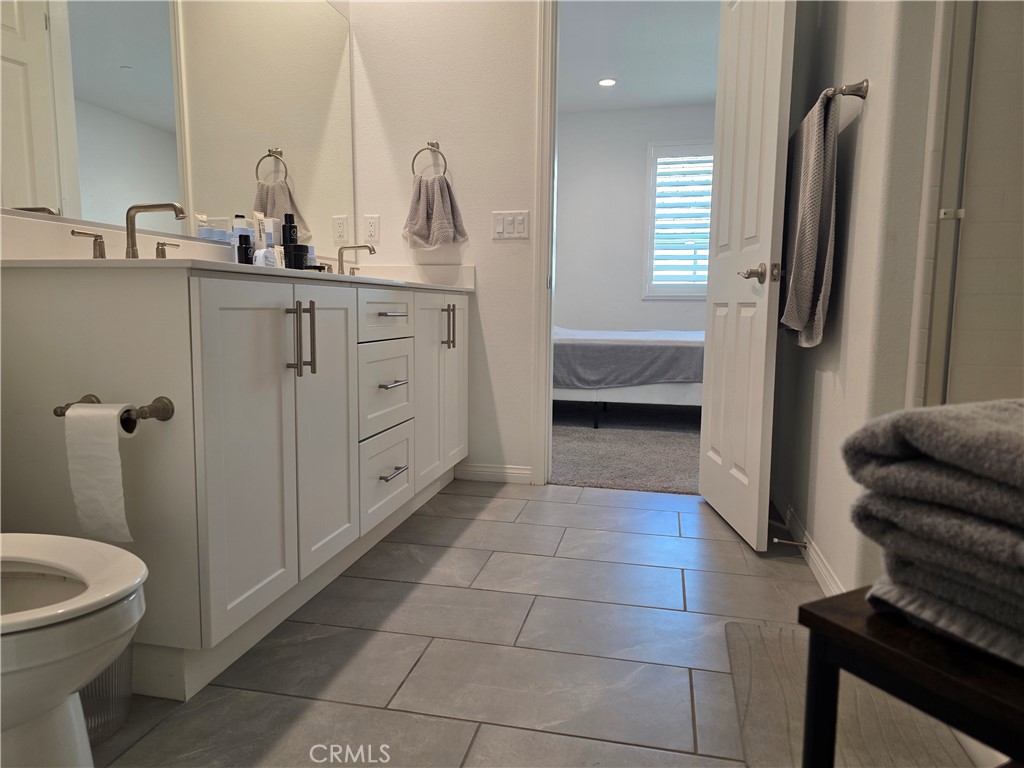 24115 Hillcrest Property Photo 11