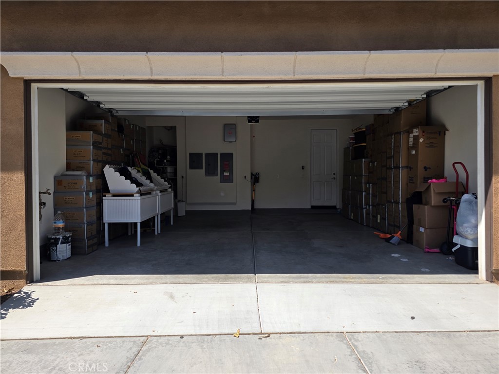 24115 Hillcrest Property Photo 21