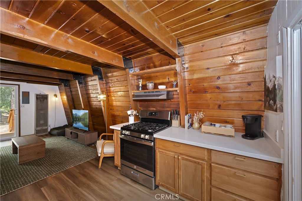 897 Ford Property Photo 10