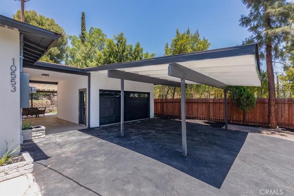 10553 Mcbroom Street Property Photo 5
