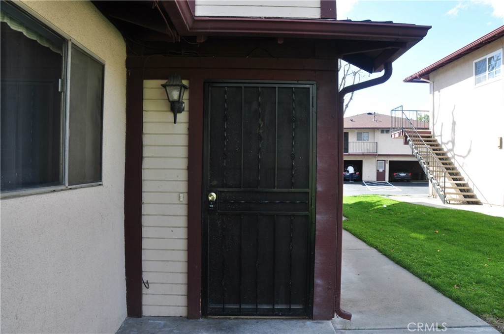 1102 W Calle Del Sol Property Photo 3