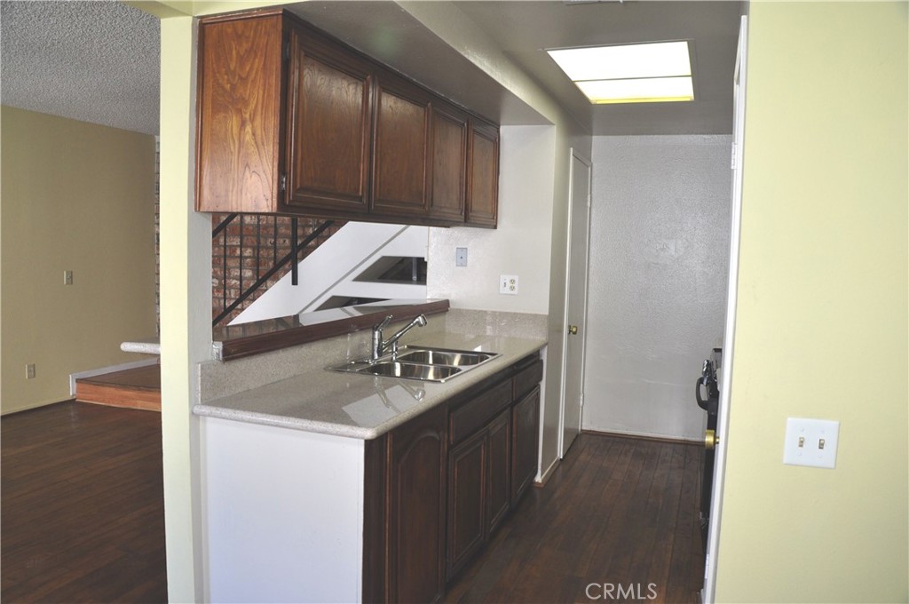 1102 W Calle Del Sol Property Photo 6