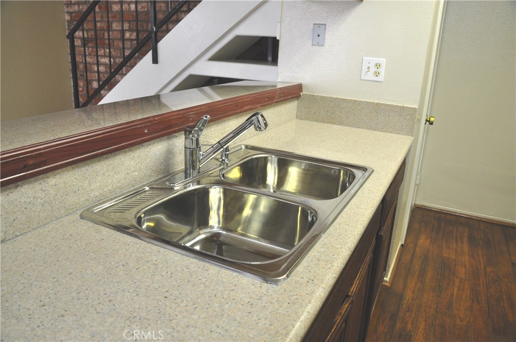 1102 W Calle Del Sol Property Photo 7