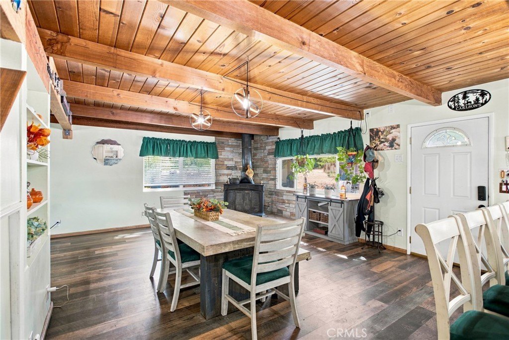 33910 Meadow Ln Property Photo 6