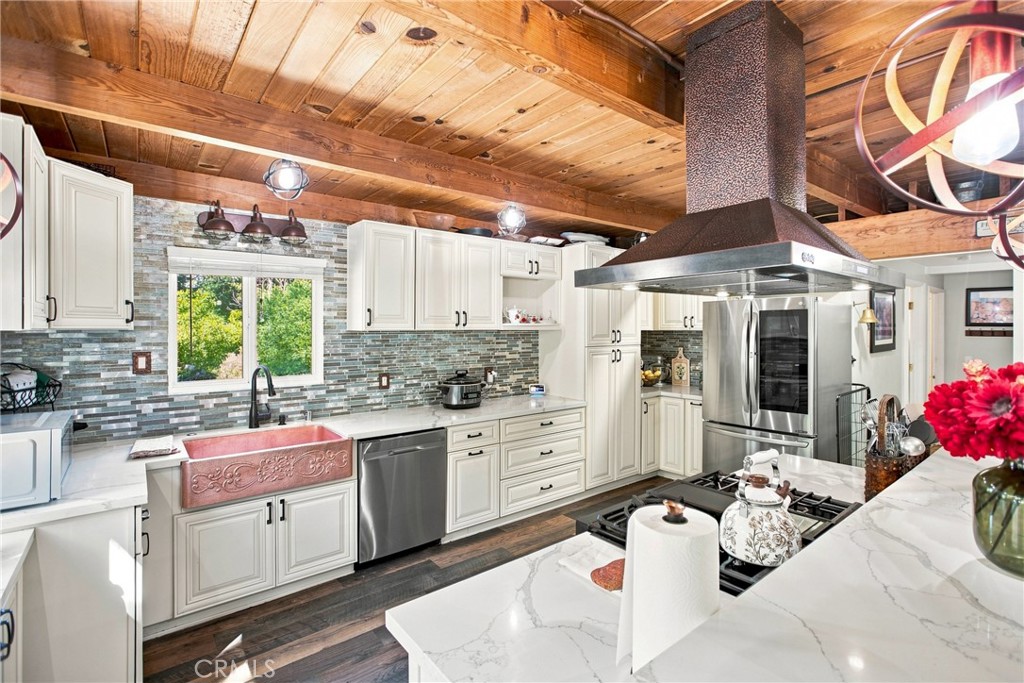 33910 Meadow Ln Property Photo 11