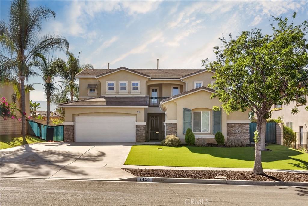 2420 S Vicentia Avenue Property Photo 2