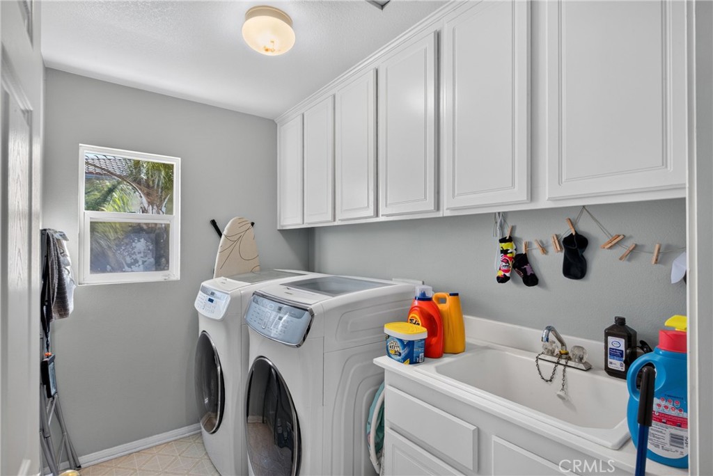 2420 S Vicentia Avenue Property Photo 18