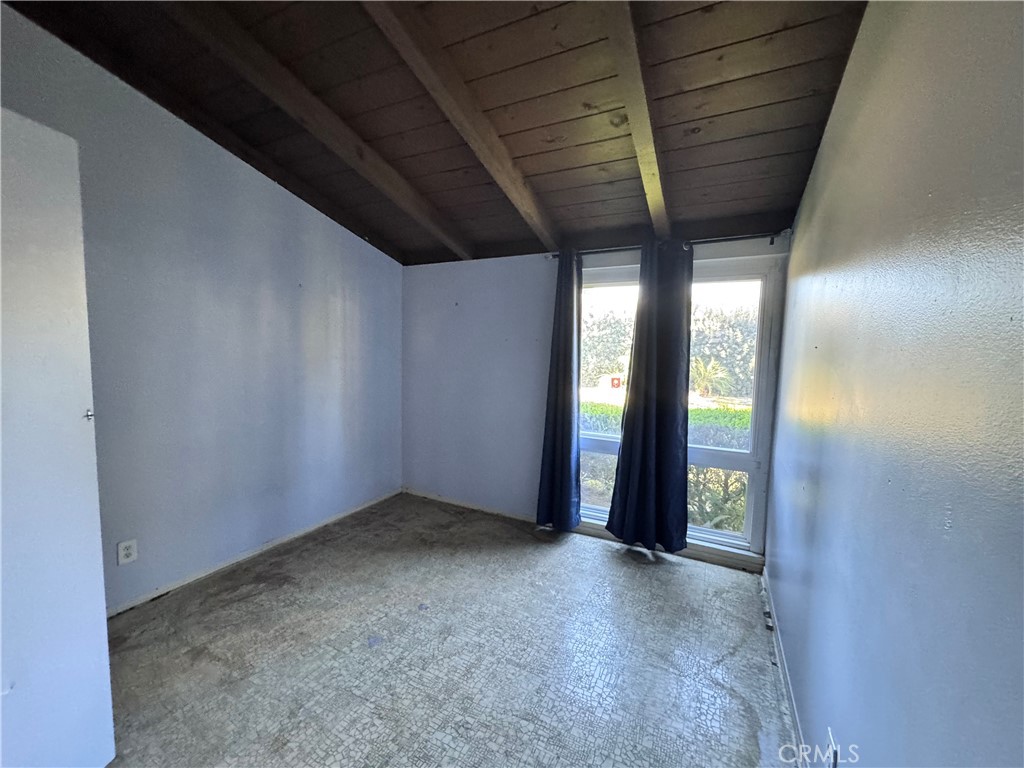 2605 E Santa Fe Property Photo 6