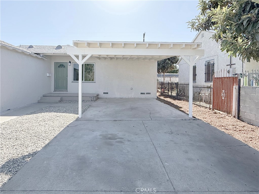 213 N Broadacres Avenue Property Photo 3