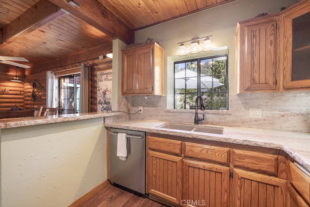 1128 Gold Mountain Drive Property Photo 17