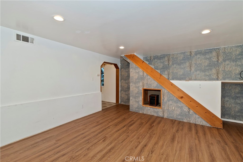 129 Zermat B Property Photo 2