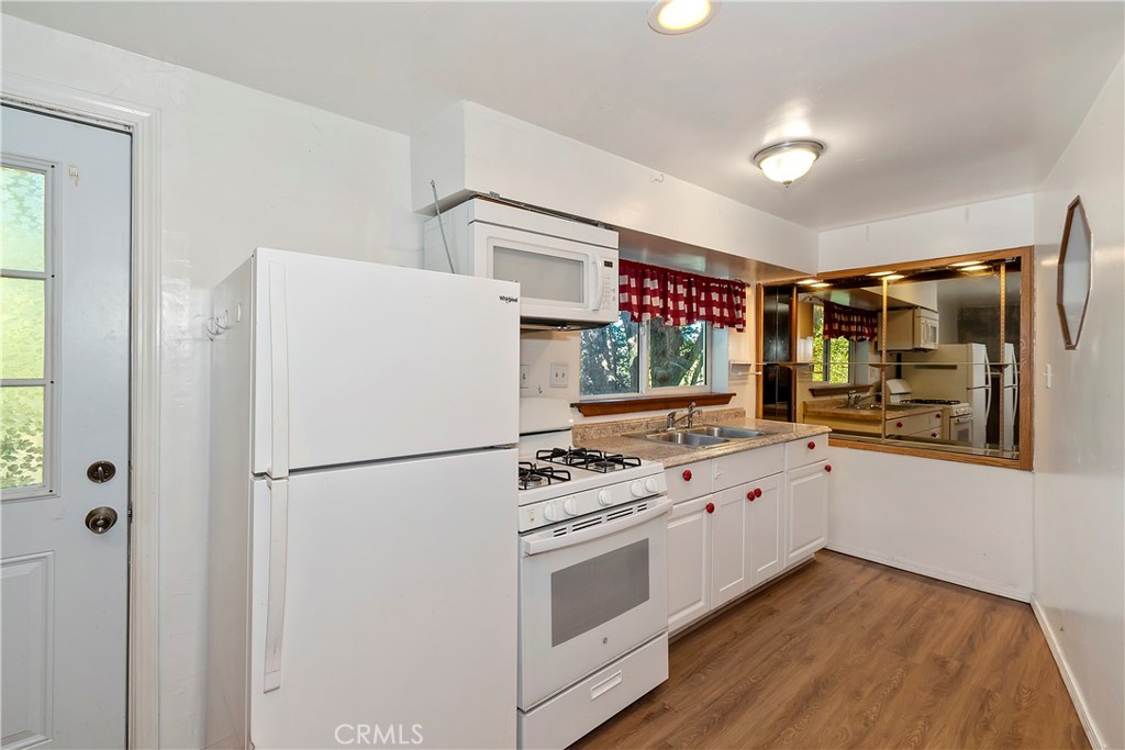 129 Zermat B Property Photo 3