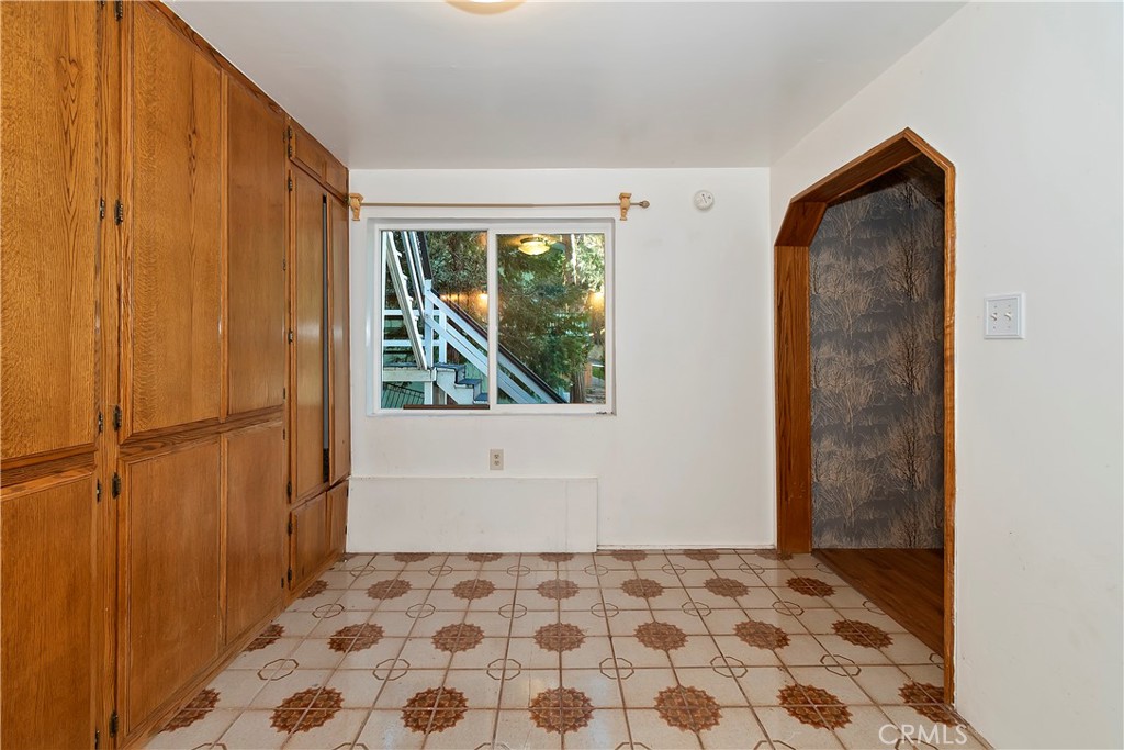 129 Zermat B Property Photo 6