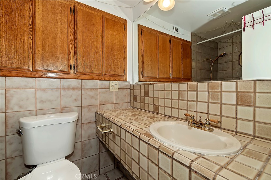 129 Zermat B Property Photo 7