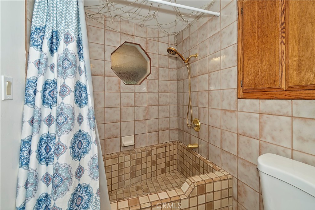 129 Zermat B Property Photo 8
