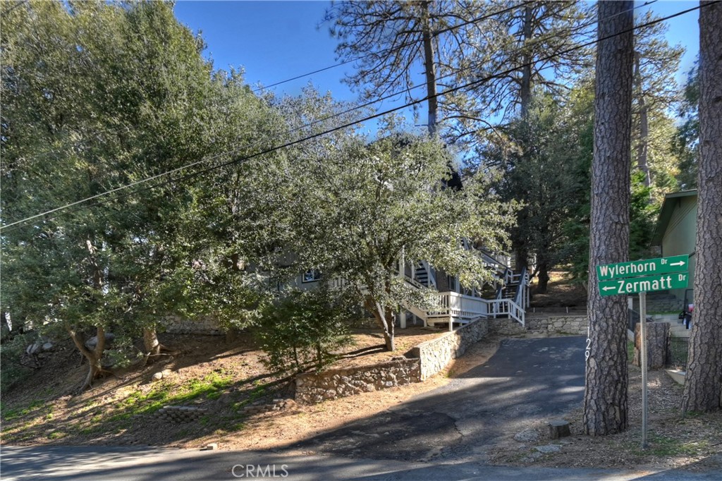 129 Zermat B Property Photo 9