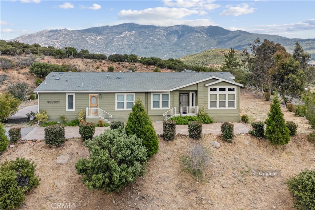 47112 Woodcliff Drive Property Photo 2