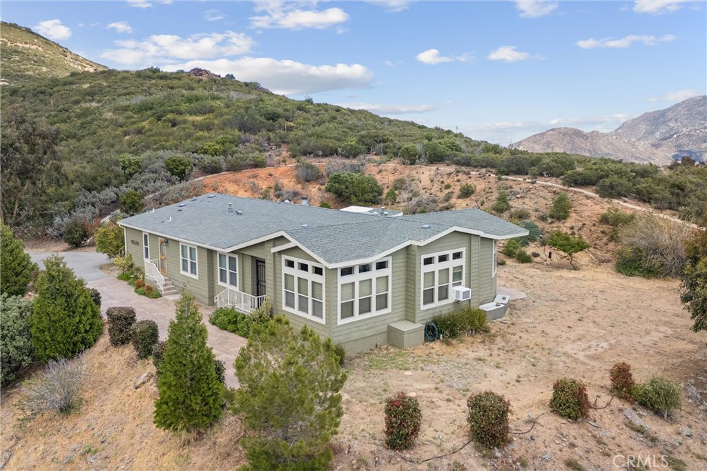 47112 Woodcliff Drive Property Photo 4
