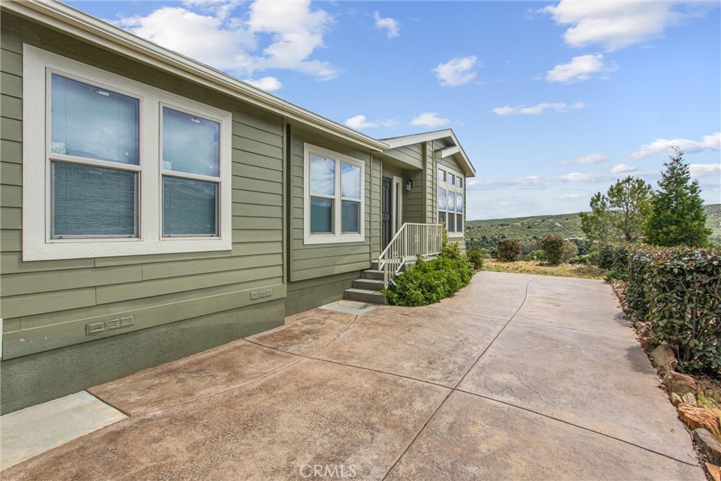 47112 Woodcliff Drive Property Photo 6