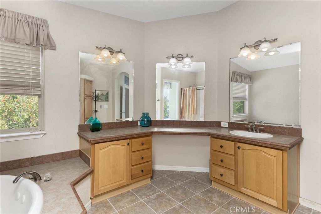 47112 Woodcliff Drive Property Photo 30