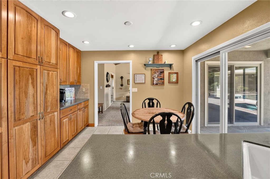 657 Kimball Lane Property Photo 14