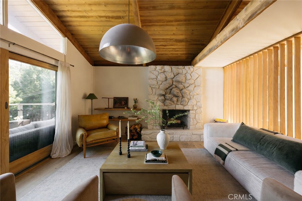 859 Strawberry Peak Road Property Photo 3
