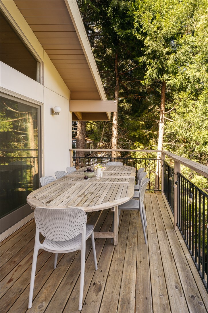 859 Strawberry Peak Road Property Photo 12