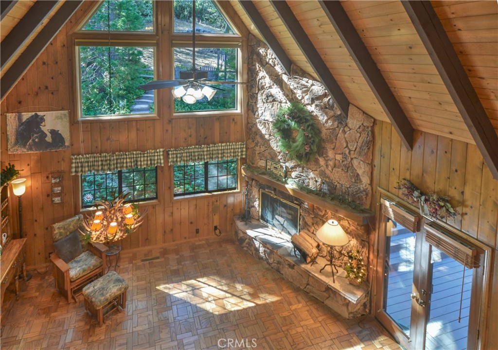 26472 Hillcrest Property Photo 5