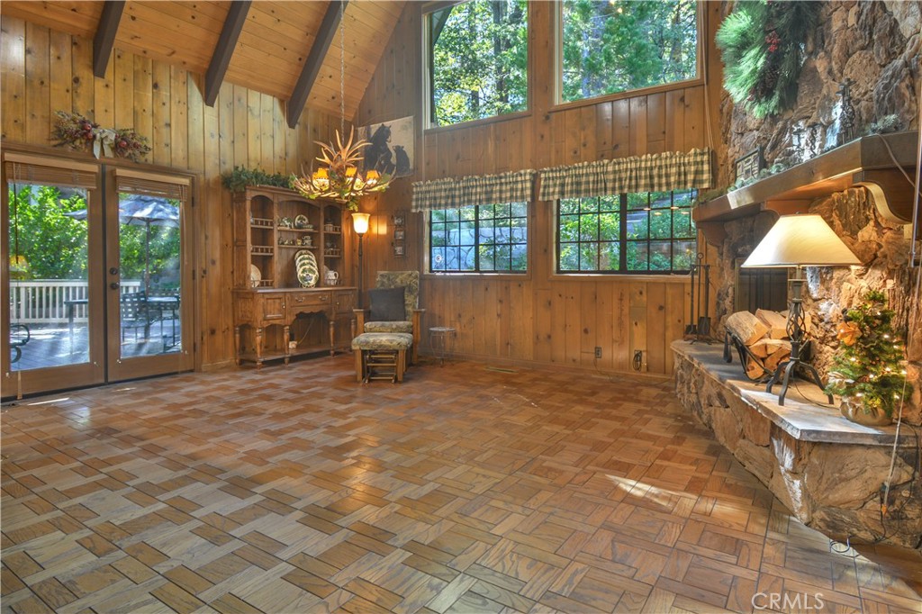 26472 Hillcrest Property Photo 6