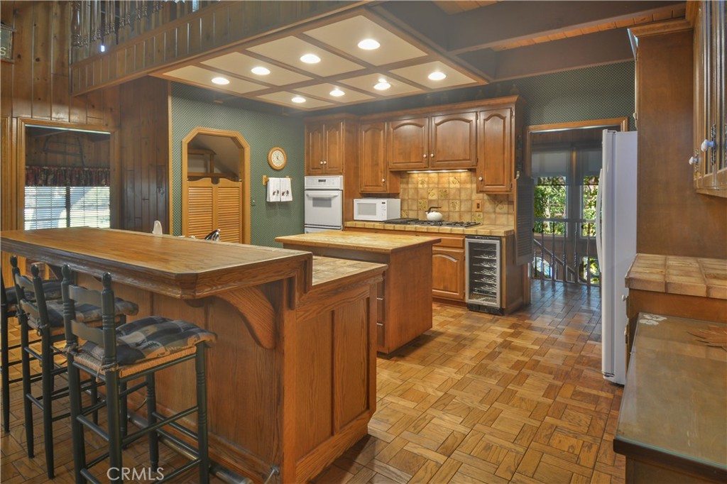 26472 Hillcrest Property Photo 8