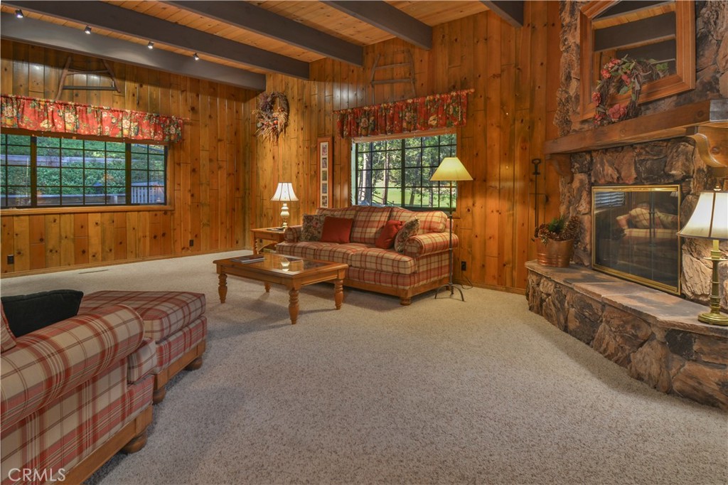 26472 Hillcrest Property Photo 12