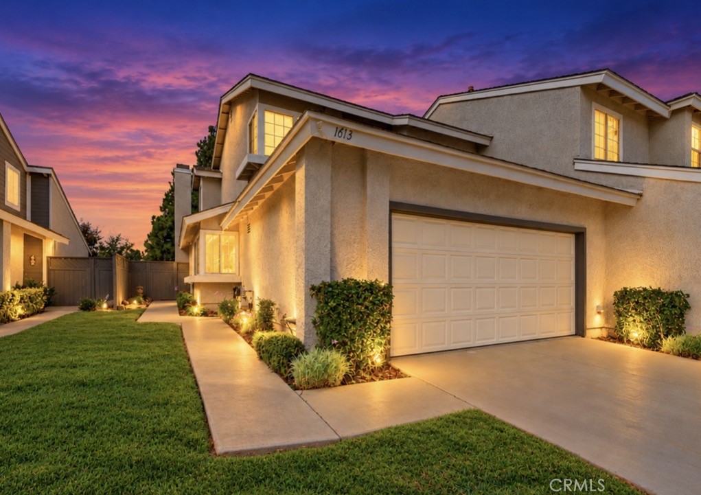 1613 Toyon Property Photo 1