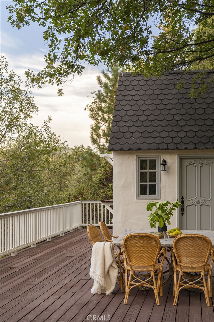 1079 Sherwood Property Photo 19