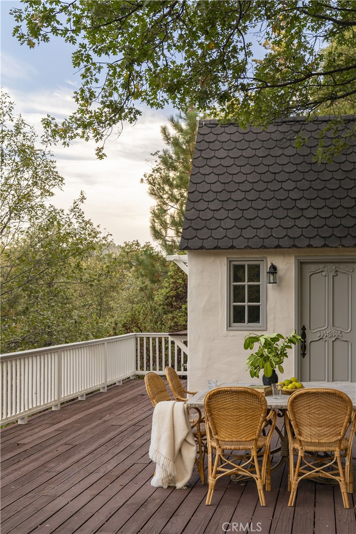 1079 Sherwood Property Photo 19