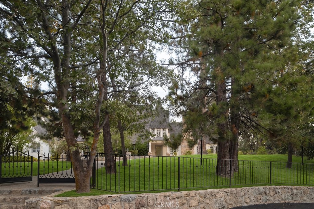 1079 Sherwood Property Photo 23