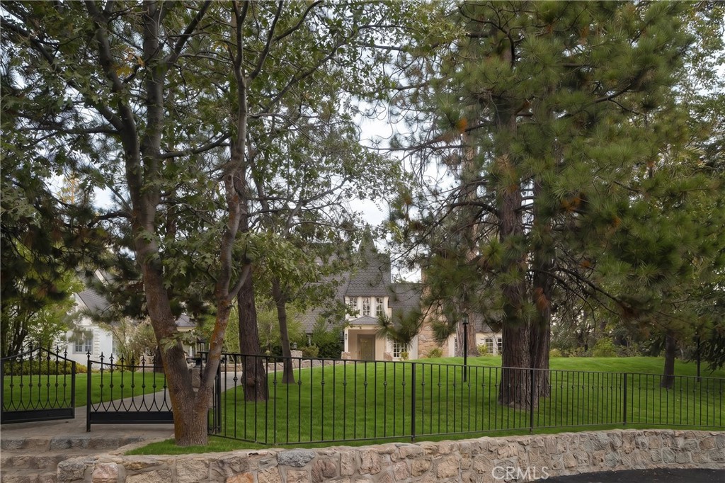 1079 Sherwood Property Photo 23
