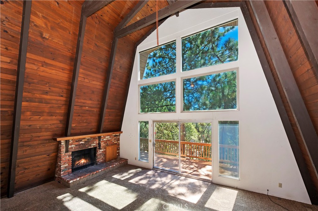 1753 Nob Hill Drive Property Photo 2