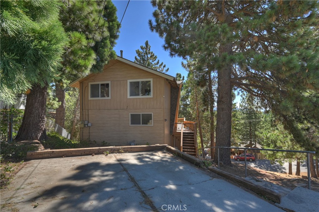 1753 Nob Hill Drive Property Photo 4