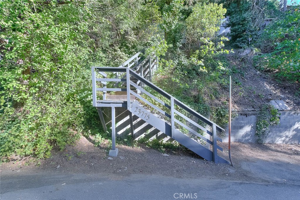 23775 Bowl Property Photo 4