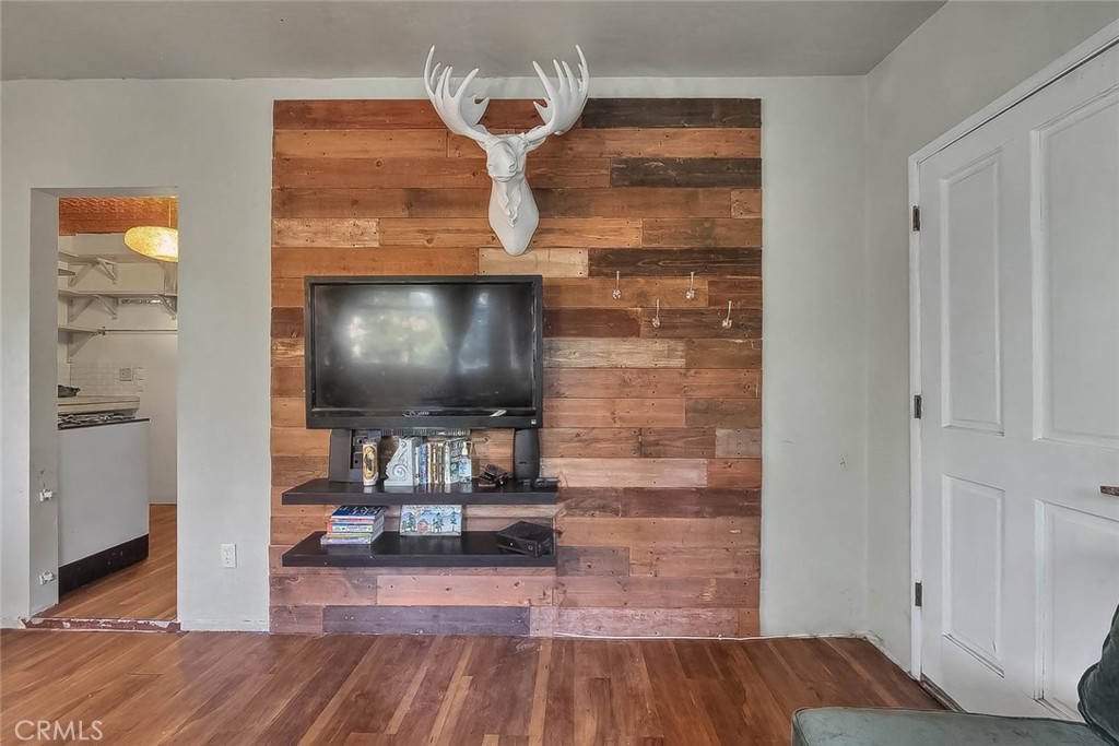 23775 Bowl Property Photo 21