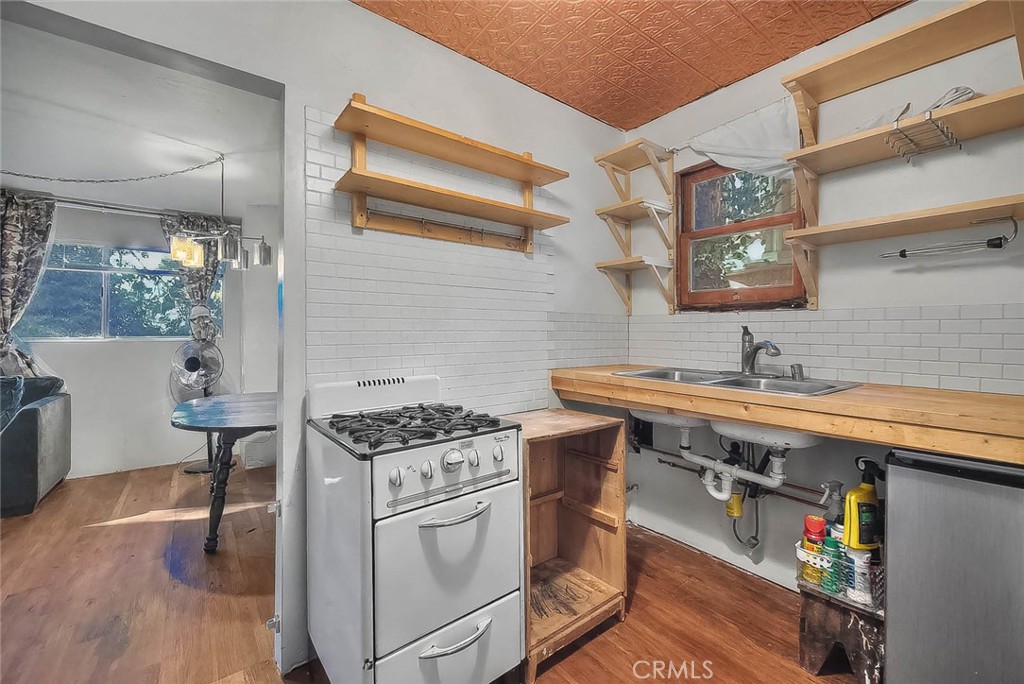 23775 Bowl Property Photo 29
