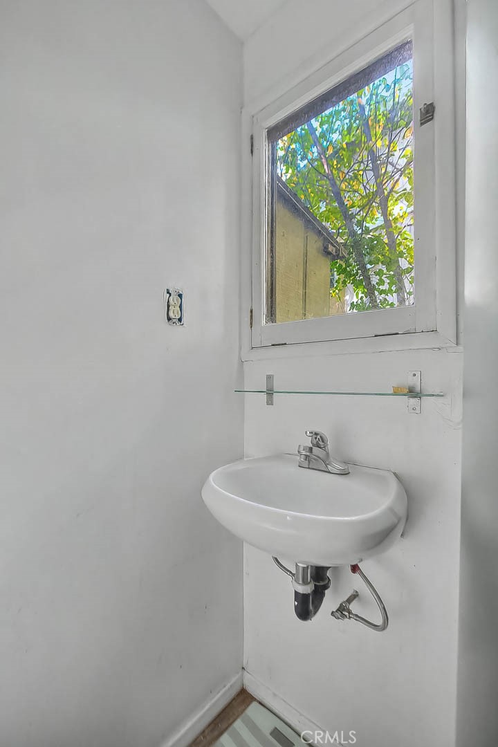23775 Bowl Property Photo 37