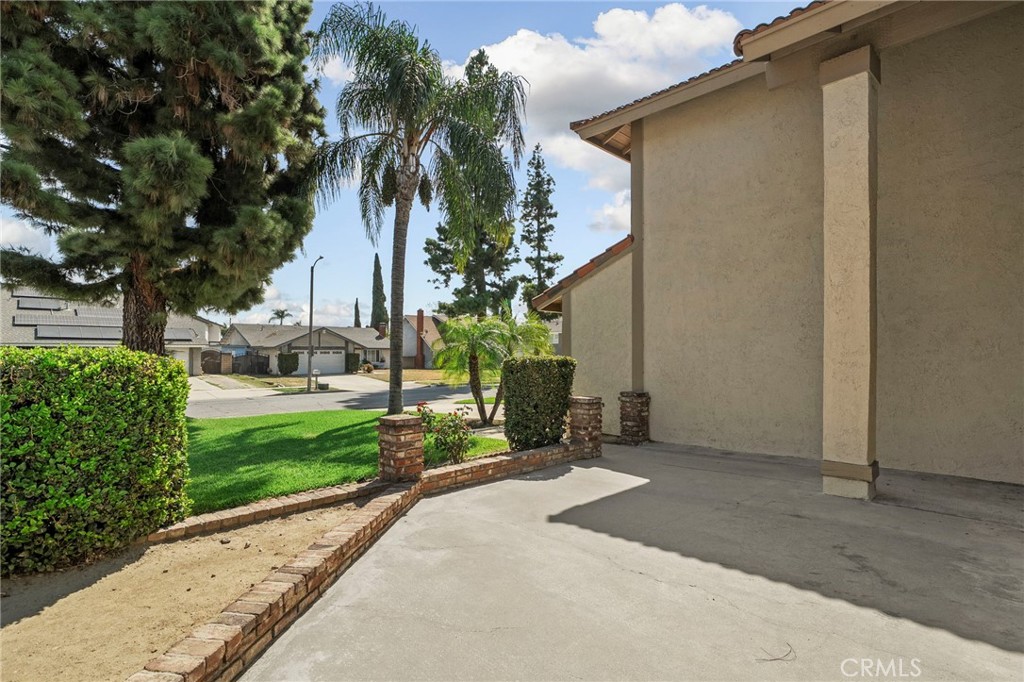 2714 S Cucamonga Avenue Property Photo 52