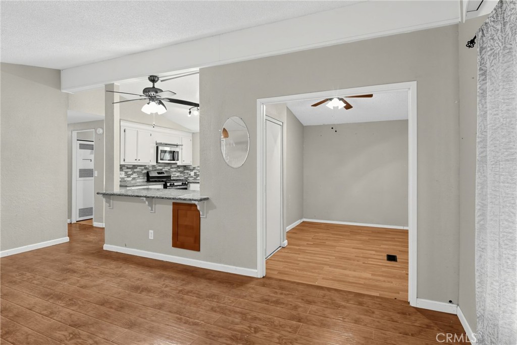 19009 Joshua Property Photo 5