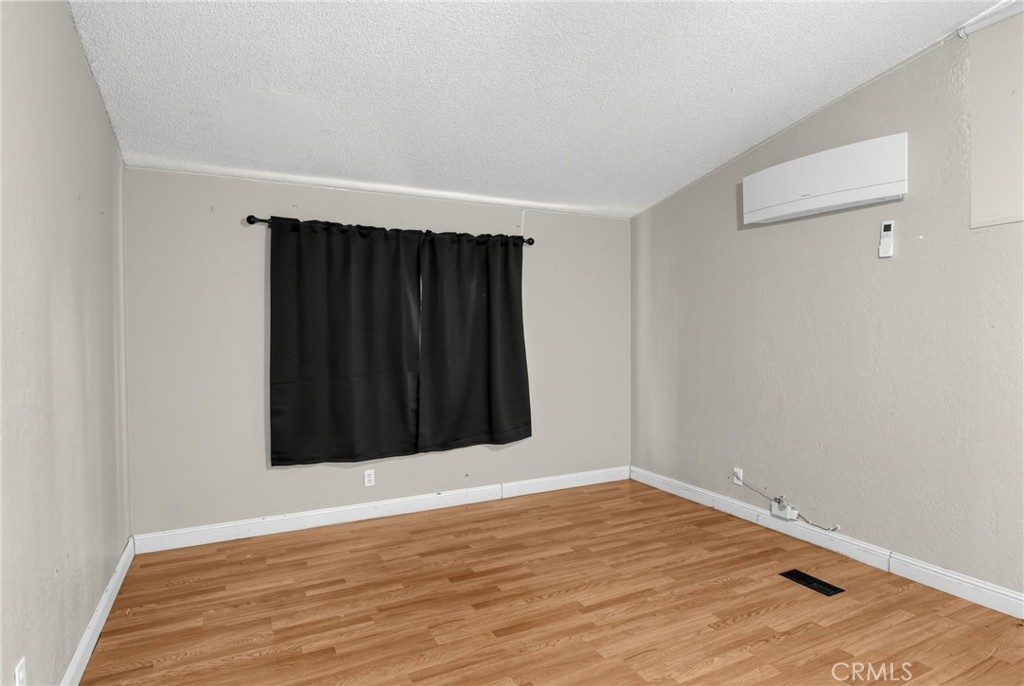 19009 Joshua Property Photo 9