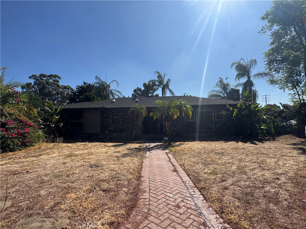 3015 Pepper Tree Lane Property Photo 1