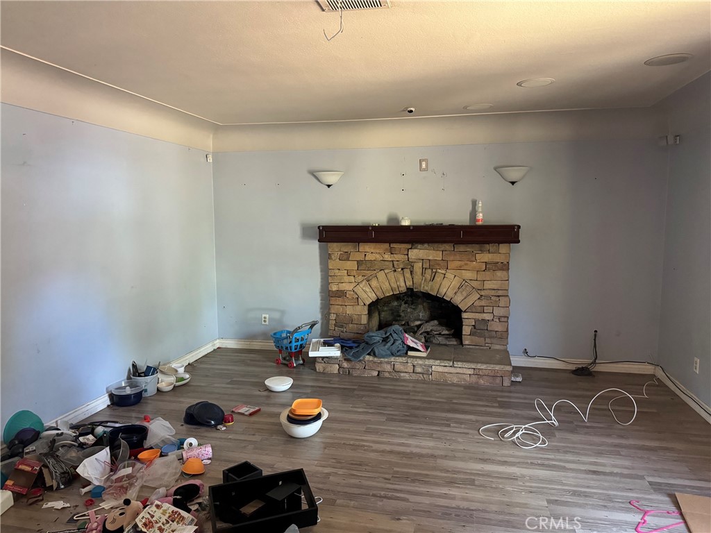 3015 Pepper Tree Lane Property Photo 2