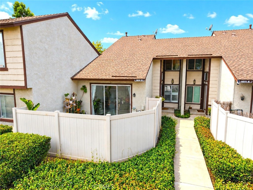 1611 Raintree Place D Property Photo 2
