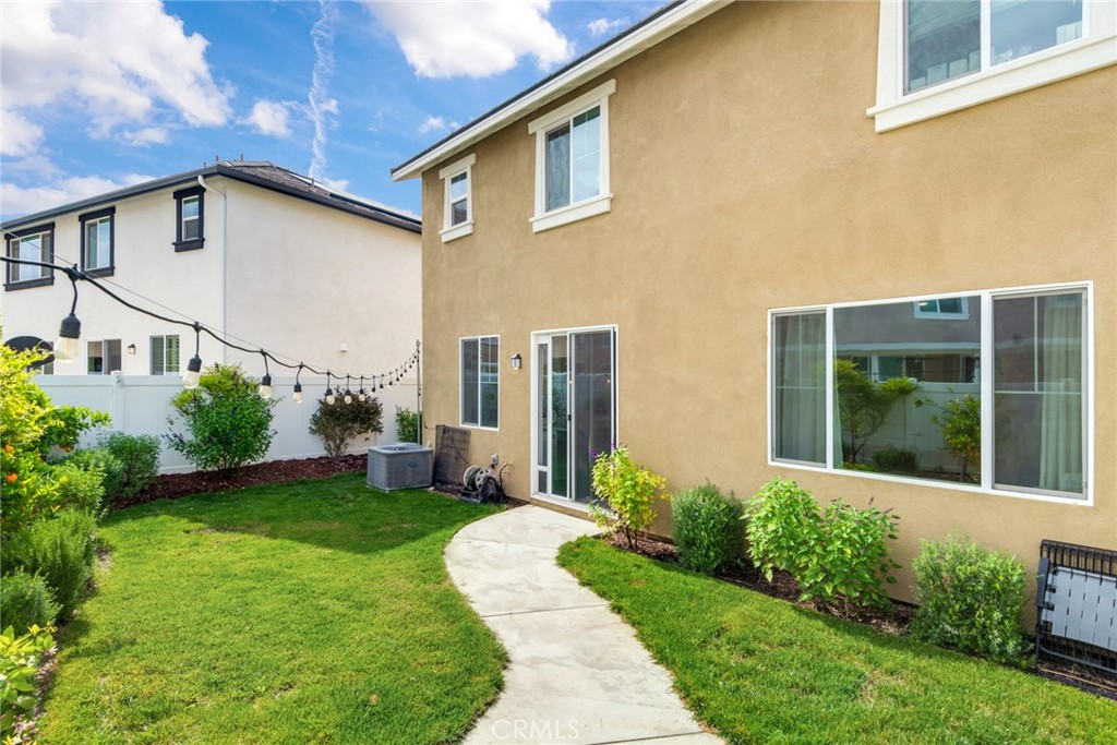 1660 Camellia Lane Property Photo 8